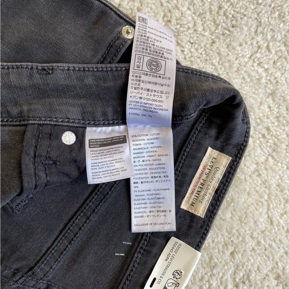 NWT Levi's Premium 721 High Rise Skinny Studded Embellished Jeans Size 26/28 - Picture 14 of 14